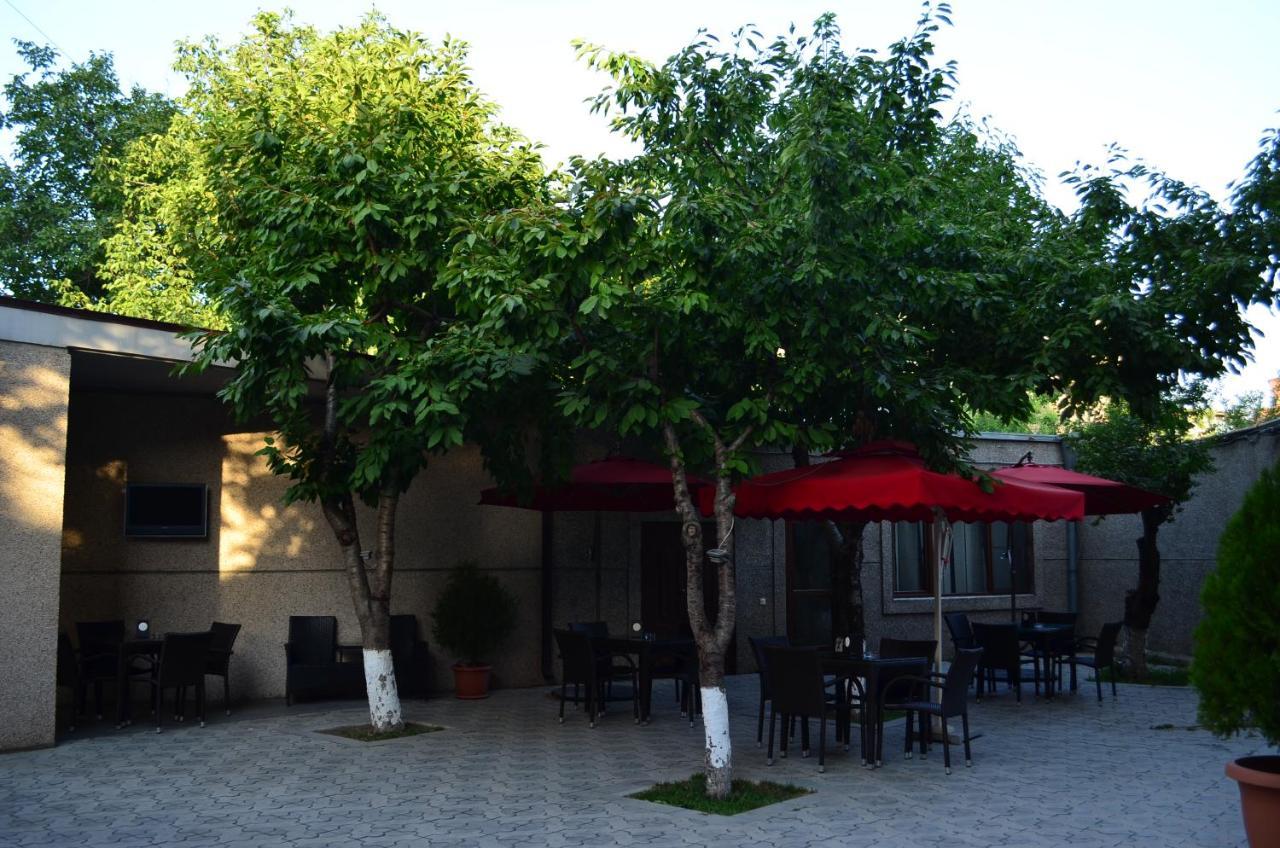 Cascade Hotel Ereván Exterior foto